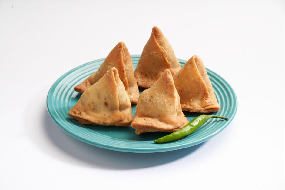 Goeld Punjabi Samosa with white background